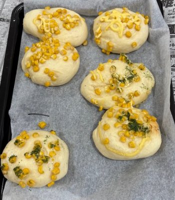 マヨコーンパン作り